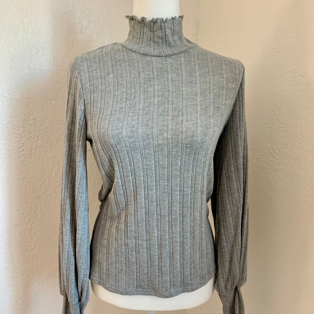 ESSEI High Neck Long Sleeve Grey Top M